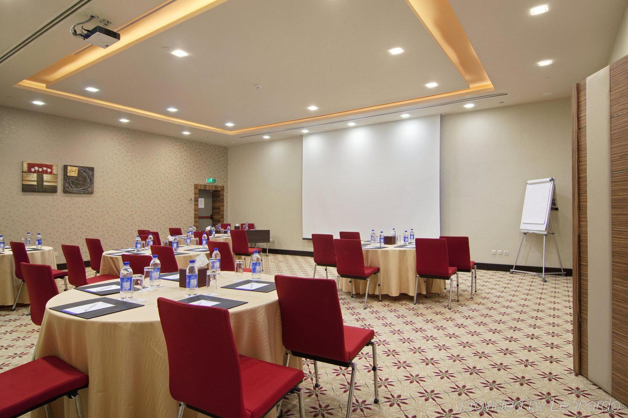 Hilton Garden Inn Riyadh Olaya Удобства фото